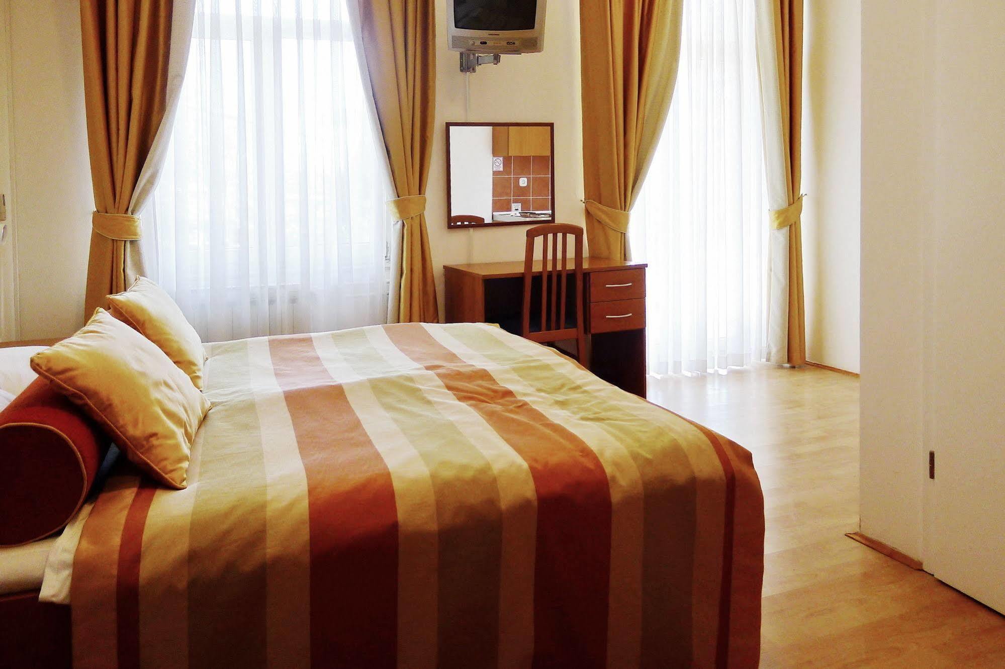 Hotel Villa Aurora Crikvenica Dış mekan fotoğraf